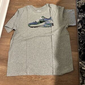 NWOT NIKE XL TEE AIR MAX SNEAKER